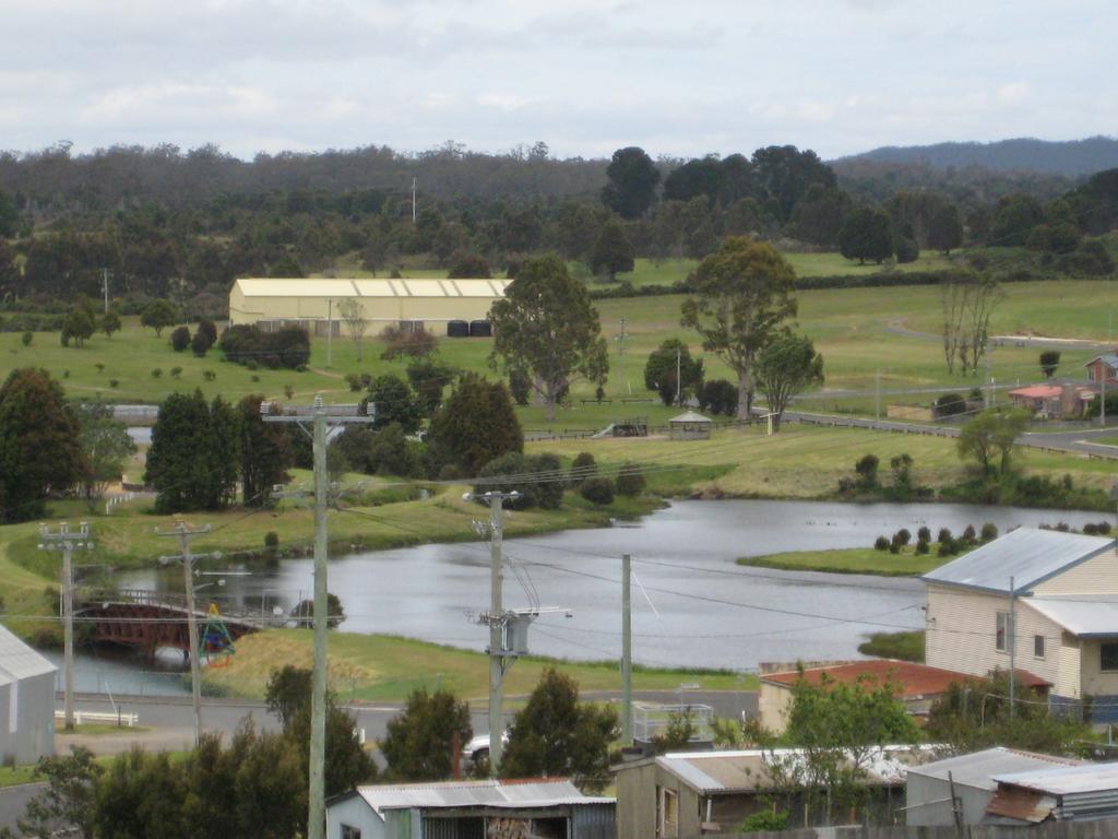 Waratah Falls Holiday Unit Εξωτερικό φωτογραφία